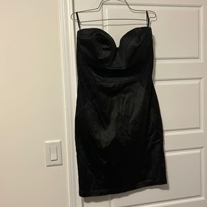 Black Sweetheart Neckline Dress in Satin Size L NWT